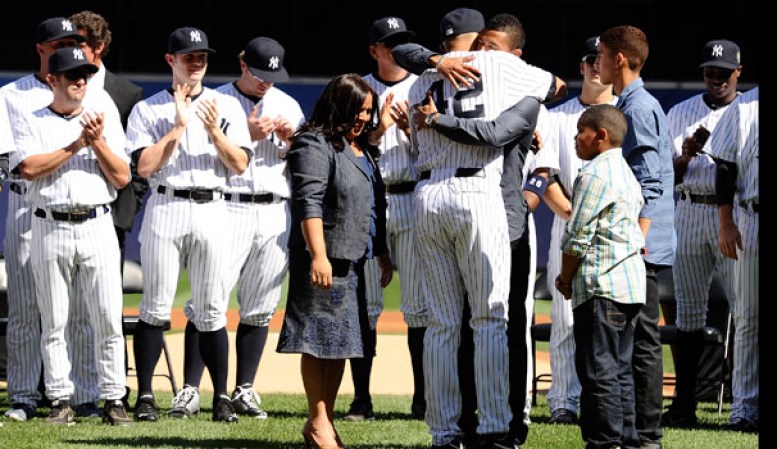 El reelevista panameño, Mariano Rivera, fue homenajeado por todo lo alto en el estadio de los Yankees de Nueva York, en vista de su última temporada en las grandes ligas.