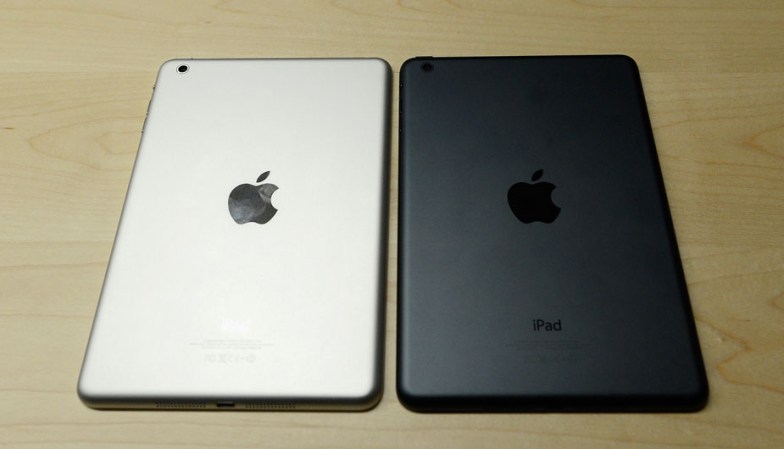 El nuevo iPad mini, que podrá ordenarse desde este viernes, estará disponible en colores blanco y negro.