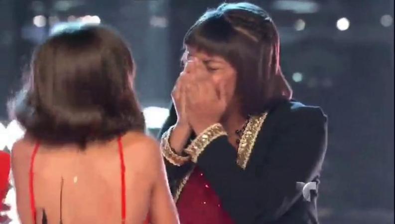 Jeidimimar no pudo evitar las lágrimas de emoción al saber que había sido salvada por su " coach" Roberto Tapia.