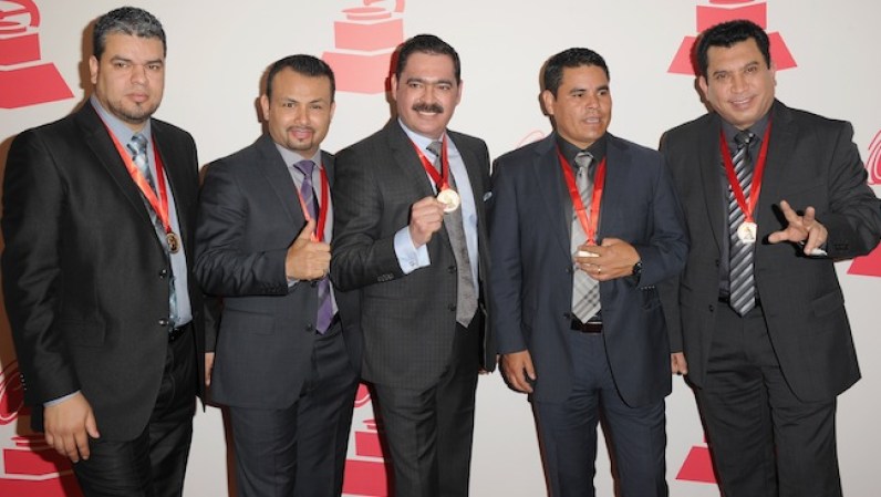 Los Tucanes de Tijuana nos deleitarán con su música Norteña y baladas de Corrido. Esta exitosa agrupación ha vendido más de 13 millones de álbumes durante su carrera, y más de cinco millones de seguidores han presenciado sus conciertos.