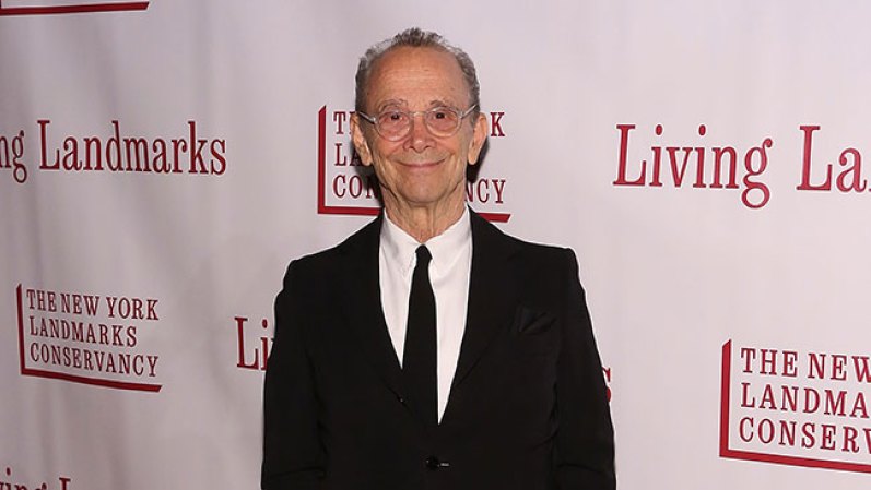 Joel Grey hizo pública su homosexualidad a los 82 años.