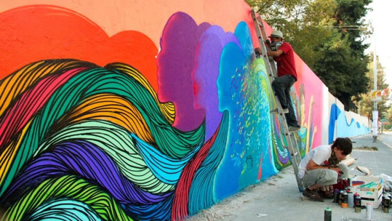 Mexicanos demuestran su espíritu colorido y plasman la cultura de su país en las paredes.