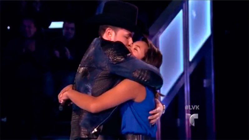 Logró conquistar a los tres coaches con su magistral interpretación de “Sombras nada más”. Al final se decidió por Team Tapia.