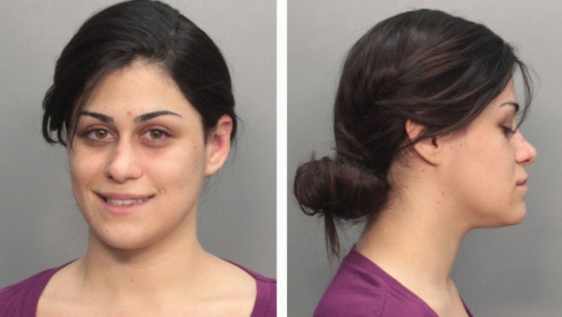 Jeanny Batista fue arrestada el 3/13/13 acusada de : <br />BATTERY