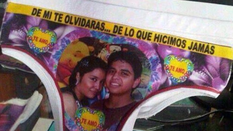 Con el hashtag #RegalosNacosDeSanValentin las personas comparten fotos chuscas de los peores regalos para el día del amor y la amistad.