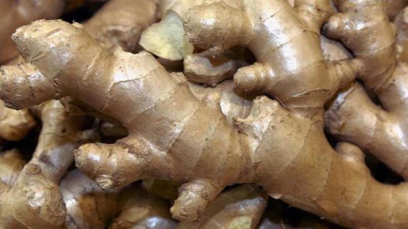 El jengibre es otro de esos alimentos mágicos a los que se atribuyen múltiples bondades y beneficios, como acelerar el metabolismo.