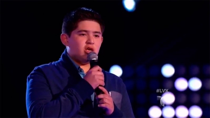 Isaac Jiménez, 13 años, de Pomona, California , cantó “Te fuiste de aquí” e hizo que Natalia y Tapia giraran su silla.