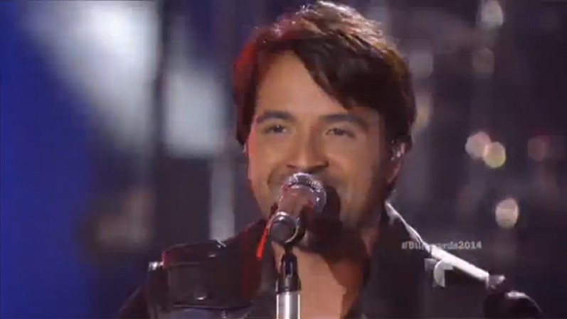 Luis Fonsi y Wisin cantaron "Corazón en la maleta"