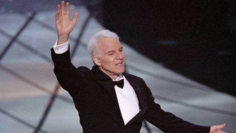 Dicen que no hay primera sin segunda, así que Steve Martin repitió el plato como anfitrión del Oscar para la 75ª entrega de los premios, el 23 de marzo del 2003.
