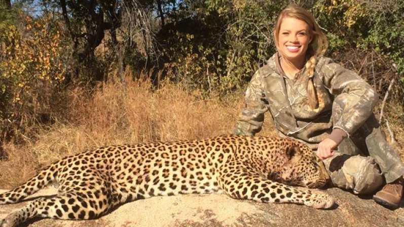 1 DE JULIO, 2014: Una joven de Texas ha creado controversia por matar animales en África y subir las fotos de sus trofeos a las redes sociales.