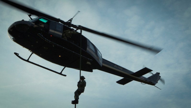 Los helicópteros llevan equipos de asalto.