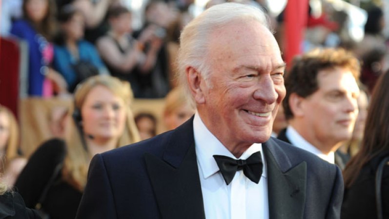 Christopher Plummer. Este gran talento canadiense cuenta con una larga y reconocida trayectoria en el cine y la TV, y una intensa vida de más de ocho décadas. Tiene además, el garbo de un verdadero seductor. Fecha de nacimiento: 13 de diciembre de 1929.
