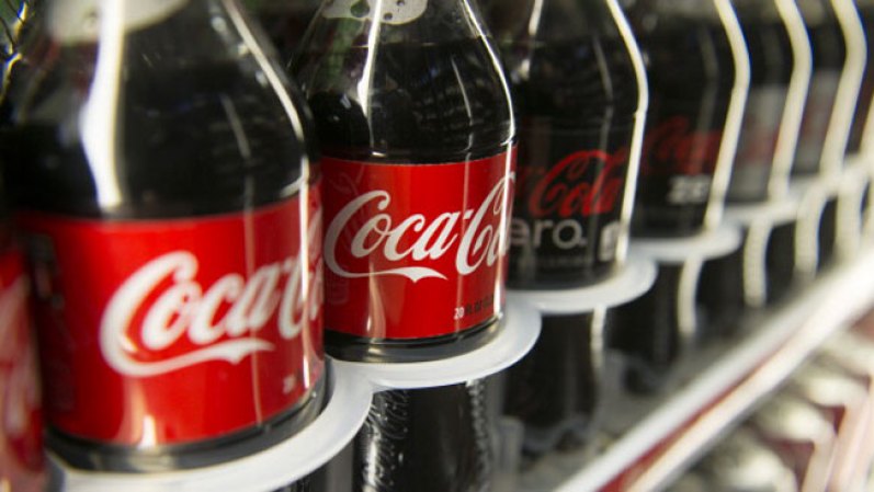 Un estudio forense determinó que el consumo diario de unos 9 litros de Coca Cola durante varios años fue uno de los factores clave en la muerte de una mujer de 30 años en Nueva Zelanda.<br /><br /><br /> Muere por ser adicta a la Coca Cola <br />