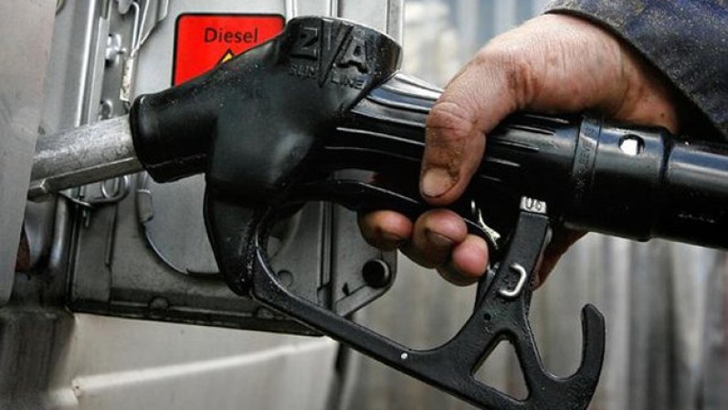 El uso de un carro es indispensable para muchos, pero ese transporte que facilita tanto la vida, a veces le da duro golpes al bolsillo. Aquí algunos consejos para ahorrar combustible muy fácilmente.