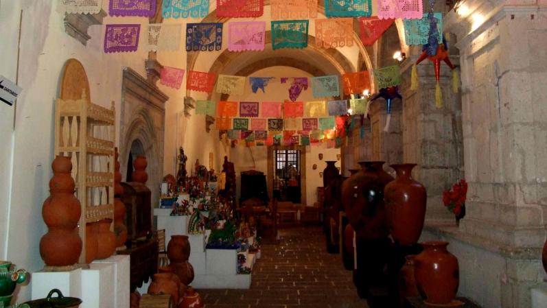 Morelia no solo es conocida por su historia y belleza arquitectónica, también es un escaparate de las artesanías que produce la región.