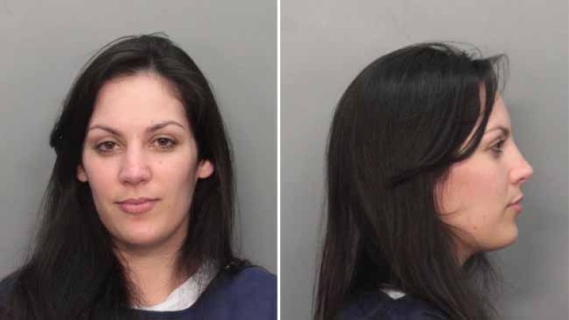 Estrella Mijares fue arrestada el 4/08/13 acusada de :<br /> HOLD FOR MARSHALL