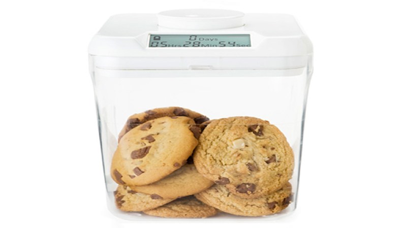 Una buena alternativa para encarcelar aquello que te prohíbe la dieta. Adquiérelo en thekitchensafe.com, $50.