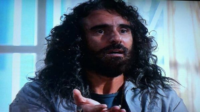 El polifácetico actor colombiano, Miguel Varoni es José Salinas, un villano muy particular.