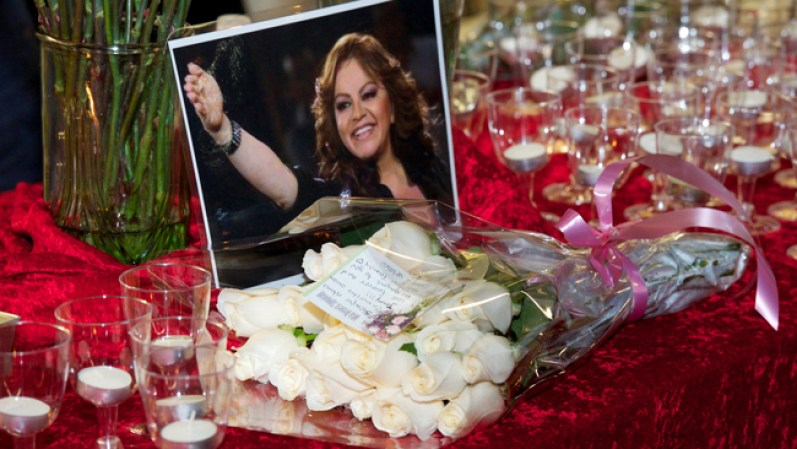 9 DE DICIEMBRE, 2013: Fanáticos de Jenni Rivera en México, Estados Unidos y América Latina conmemoraron el primer aniversario de su trágica muerte. <br /><br /> Así fueron los últimos minutos de Jenni Rivera <br />