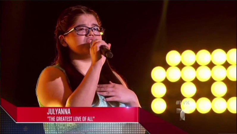 La niña mexicana Julyanna Fombres, de 13 años, y de Caléxico, California, logró que los tres coaches volvieran a enfrentarse, pero ella se decidió por Team Natalia.