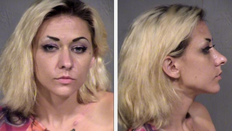 Lauren Nunez fue arrestada el 9/8/2013 en la región de Maricopa, Arizona por:<br /><br />Narcotic drug-possess for sale