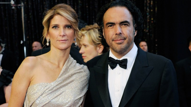 El Director Alejandro Gonzalez Iñárritu junto a su esposa Maria Eladia Hagerman. Iñárritu es el primer director mexicano en recibir la nominación al Oscar por su película Babel. Iñárritu creció en La Colonia Narvate en la ciudad de México.