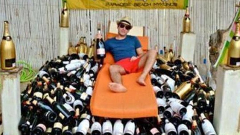 AGOSTO 2013 - Los “Mirreyes” han agarrado fuerza y son conocidos por su alocado estilo de vida, el derroche de dinero y lo peor de todo… ¡se apoderan del país Azteca!. Los detalles aquí.