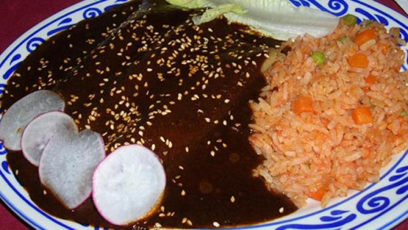 “Les provoco envidia de la buena” pone una persona al lado de la foto del exquisito mole mexicano.