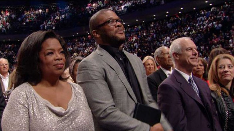 Por la iglesia han desfilado personalidades del espectáculo como Oprah Winfrey y Tyler Perry.