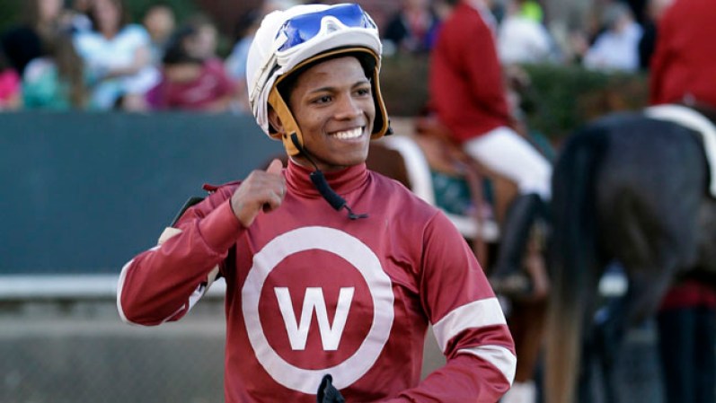 Ricardo Santana, Jr., de 22 años y de Panamá, es uno de los competidores del momento. Correrá el caballo Tapiture.