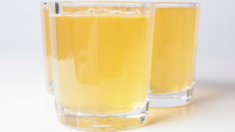 La bebida, de fresco y penetrante sabor que es herencia del México prehispánico, se elabora con piña fermentada.