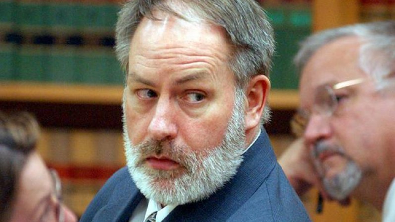 Otro asesino que aterrorizó la costa noroeste de Estados Unidos. De 1996 a 1998, Robert Lee Yates acabó con la vida de al menos 13 mujeres, todas ellas prostitutas que "trabajaban" la zona pobre de la ciudad de Spokane, Washington. Pasará el resto de sus días preso, ya que en ese estado no hay pena de muerte.
