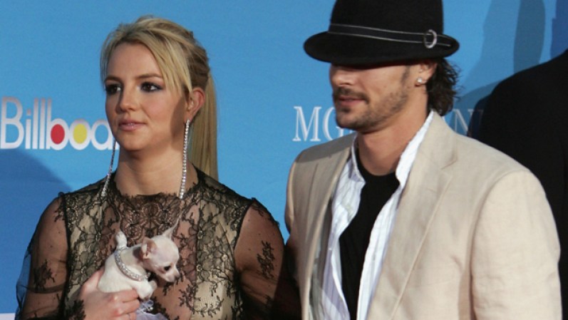 La cantante junto a su entonces esposo Kevin Federline en los Billboard Music Awards de 2004.