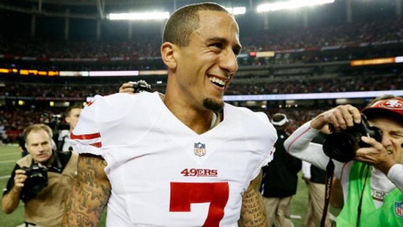 ¿Te gustan los chicos con tattoos? Podrás ver al guapo Colin Kaepernick de los San Francisco 49ers lucirse el próximo Super Bowl