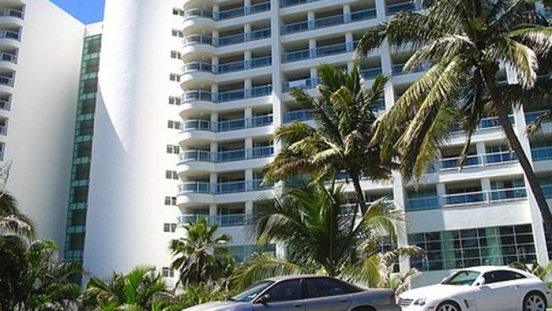 Punta Diamante es la zona más exclusiva de Acapulco. Cuenta con tiendas y boutiques de renombre, los mejores campos de golf y centros comerciales.