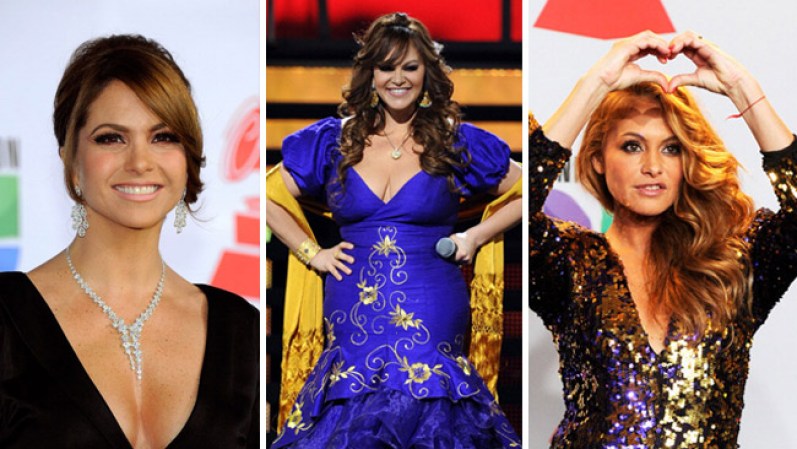 Son hermosas, pero sobre todo exitosas. Su ritmo y personalidad las hace las divas de la música mexicana y su talento ha llevado al mundo entero, los géneros músicales de México. ¿Quién es tu favorita?