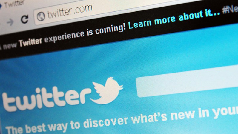 Tuitear: Enviar un mensaje por la red social Twitter.