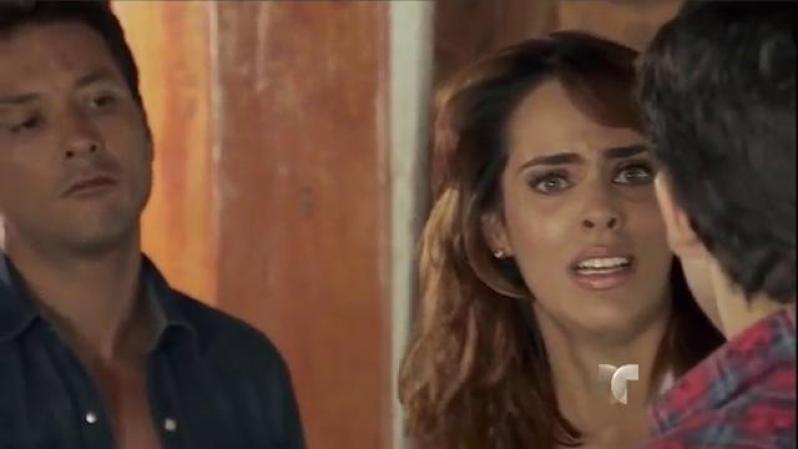Matilde descubre a Heriberto y a Víctor discutiendo por lo sucedido. Se pone como loca contra su marido.
