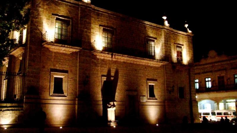 En los últimos años Morelia y otras regiones del estado de Michoacán han sufrido serios brotes de violencia, pero su población ha superado estas duras pruebas con valentía.