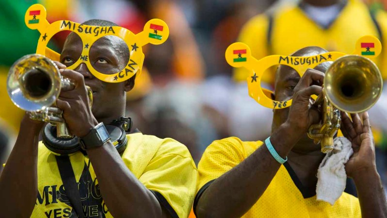 Ellos no son músicos, pero son fieles seguidores de su equipo, dan el todo por el todo por Ghana.