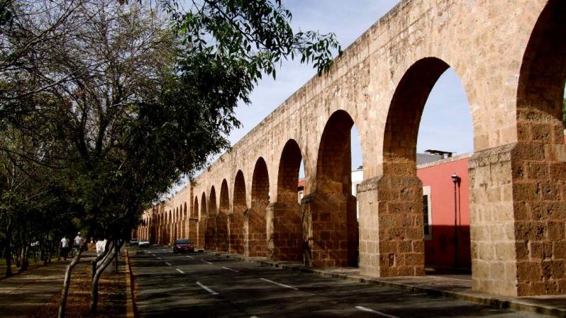 Cuando México finalmente logró su independencia, esta ciudad recibió el nombre de Morelia en honor de Jose María Morelos y Pavón, uno de los heroes de esa lucha tan importante.