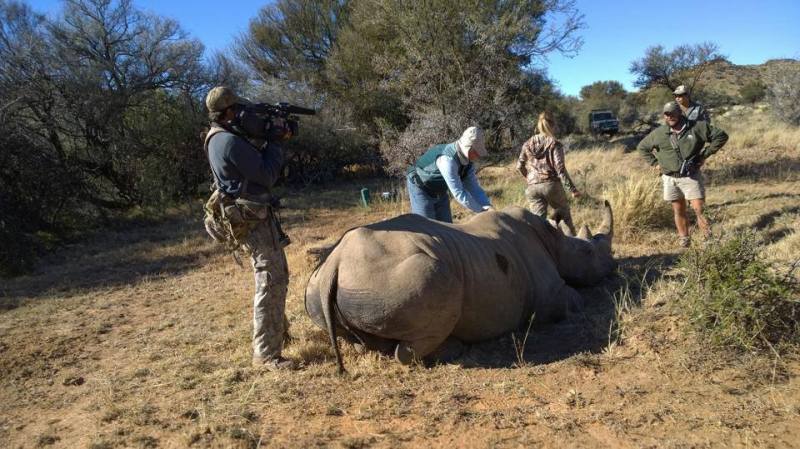 Según su página en las redes sociales, Jones firmó un contrato con un galardonado productor para una nueva serie que saldrá en el 2015 en el canal “Sportsman Channel”.