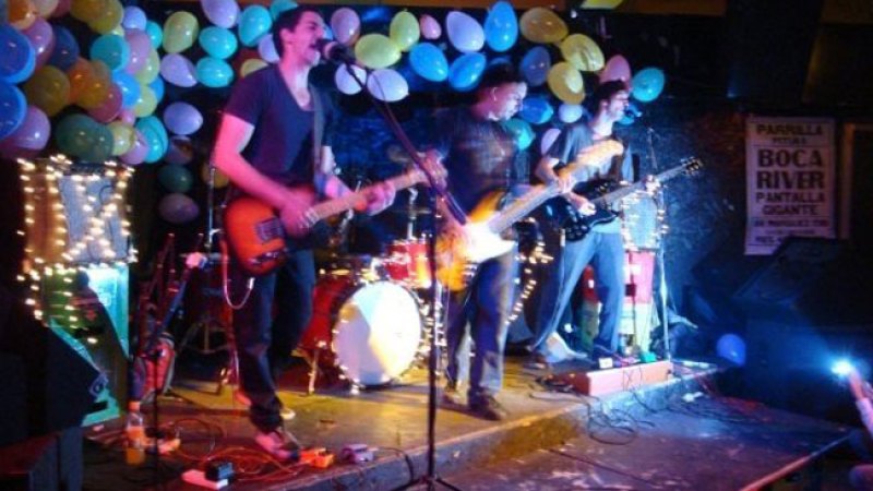 Banda Delorean.