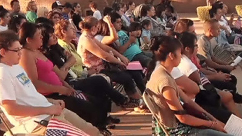 En un foro comunitario varios activistas y los jóvenes autodenominados “dreamers” explicaron por qué es tan necesario tener una licencia de conducir.
