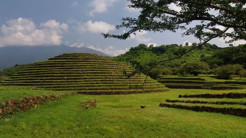 Cerca de Guadalajara, Jalisco, y de la zona productora de tequila está Guachimontones y sus pirámides cónicas.
