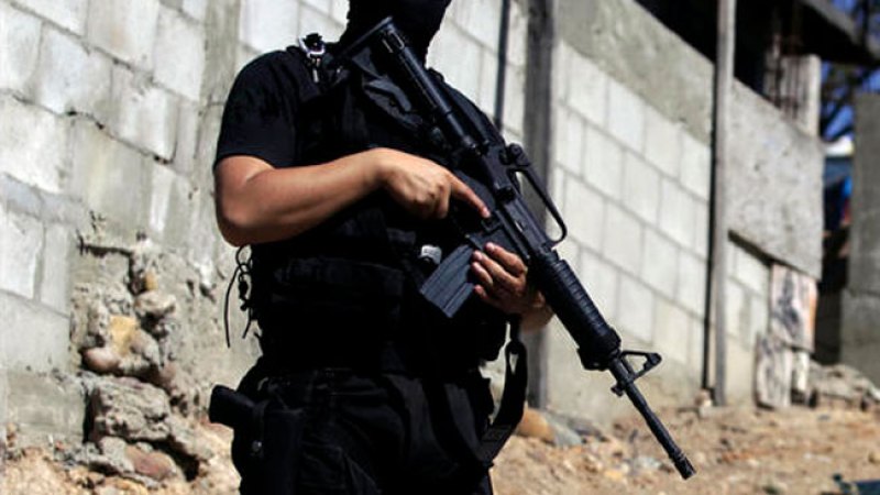 Civiles armados se defendían de narcotraficantes, pero terminaron baleando a inocentes.