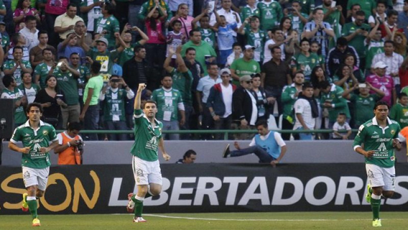 León, con pie derecho en la Libertadores
