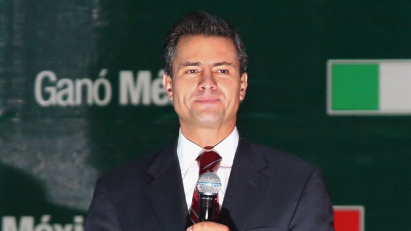El Presidente electo de México prepara batalla para asegurar su entrada a "Los Pinos".