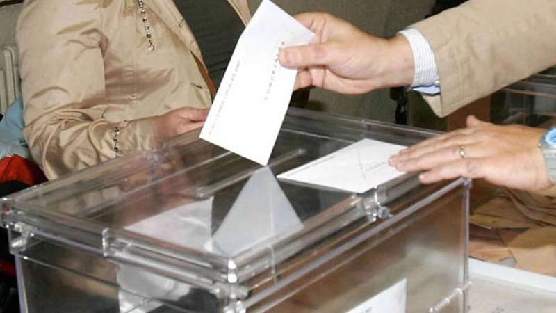 Según el informe, en muchos estados, el número de latinos elegibles para votar y que podrían verse perjudicados por las normas electorales excede incluso el margen de victoria registrado en las presidenciales de 2008.