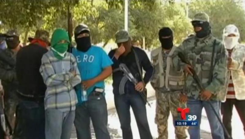 Protestan autodefensas contra desarme